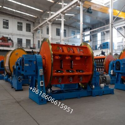 Жесткая машина для натягивания проволоки способна к максимальной скорости линии до 52 метров в минуту.